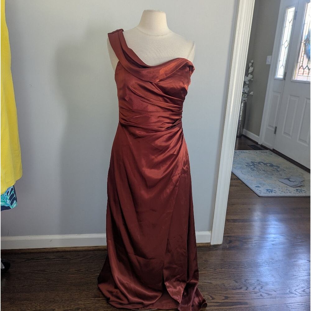 NEW Women's Galina Signature One-Shoulder Charmeuse Sheath Dress Cinnamon 10 - Picture 5 of 9